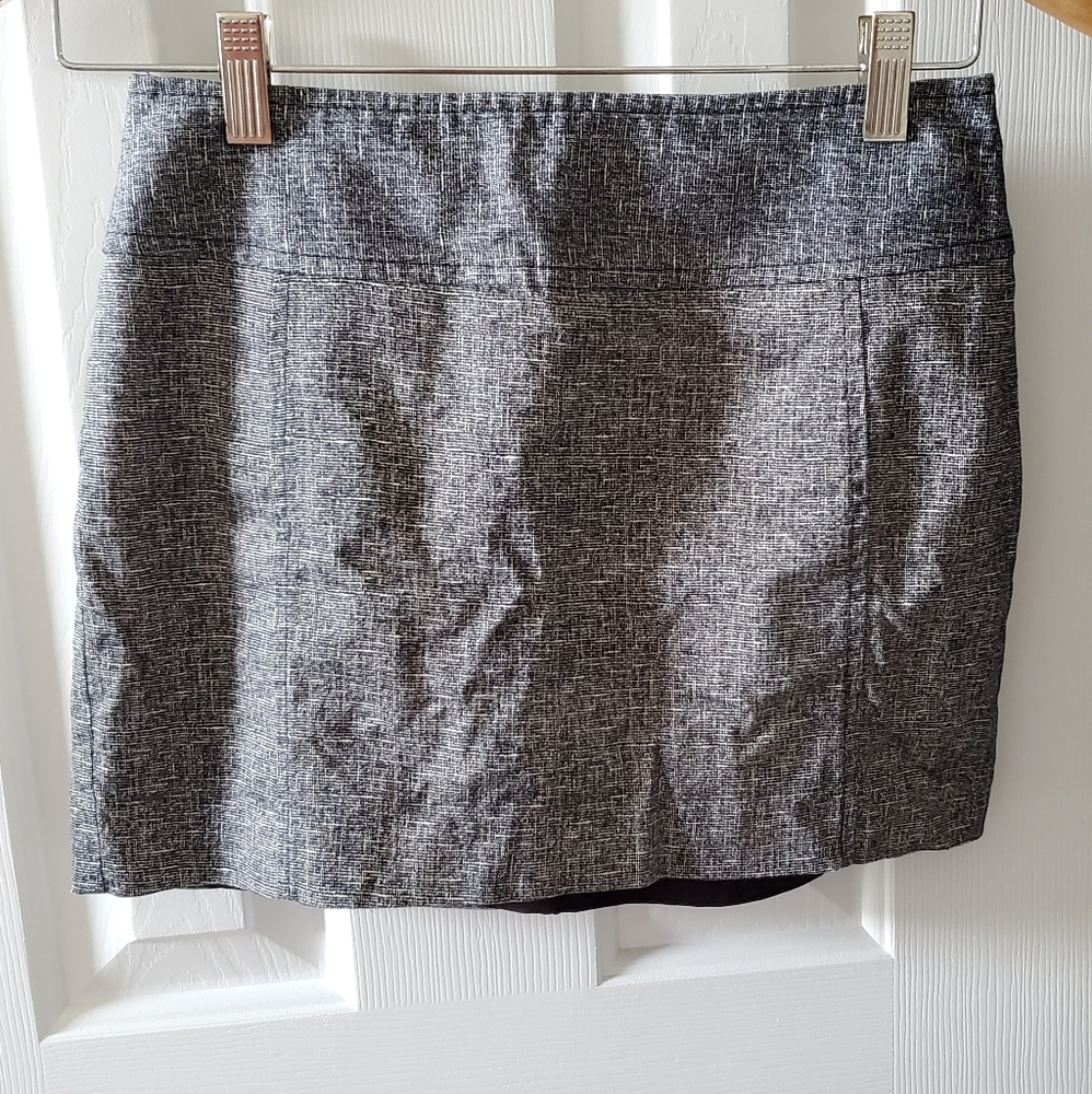 Express black & white skirt